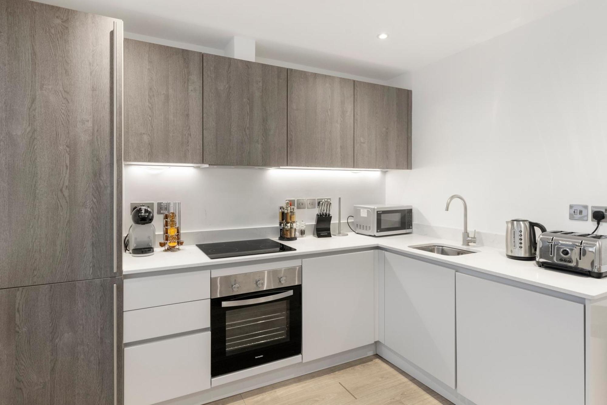 Luxurious 2 Bedroom - Apartment - Central Location Londra Esterno foto